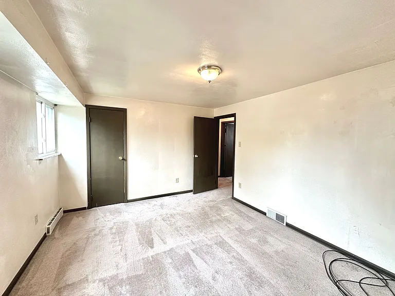 402 Brierly Ln — Photo 8