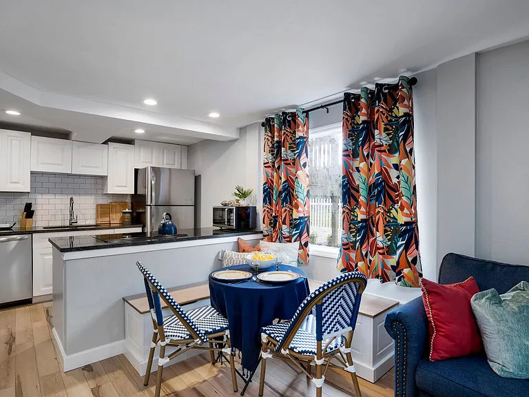 4705 Hollingsworth Ave — Photo 4