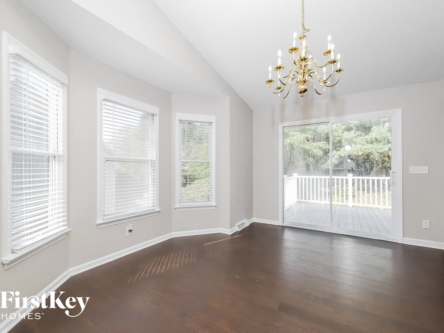 3 bed, 3.0 bath, 1988 sqft, $2,405 — Photo 3