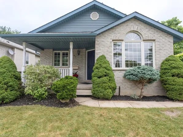 11 Goldenrod Ct, Saint Thomas, ON N5P 4M7