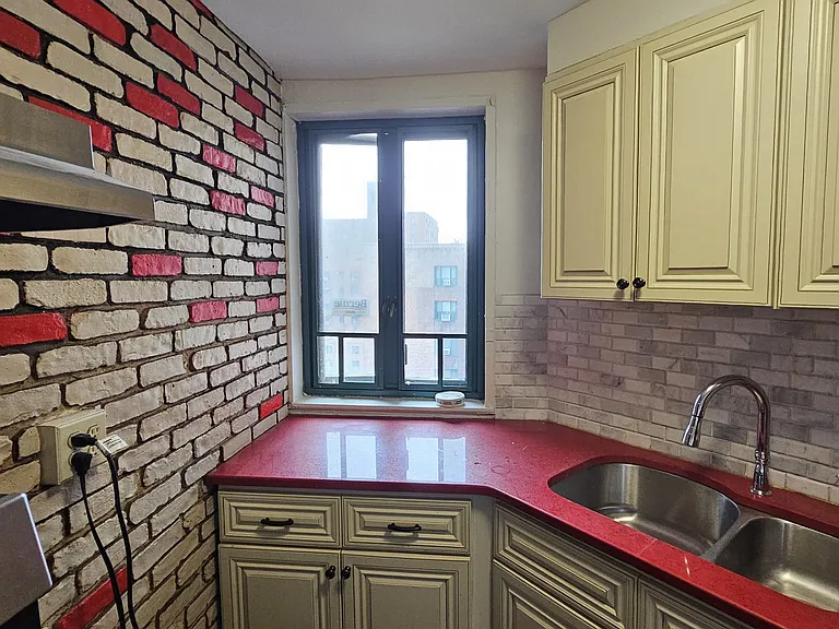 Kitchen (Window & Cabinets)