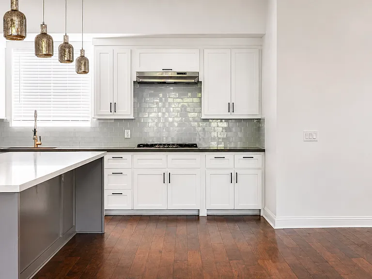 1721 Henderson St — Photo 10