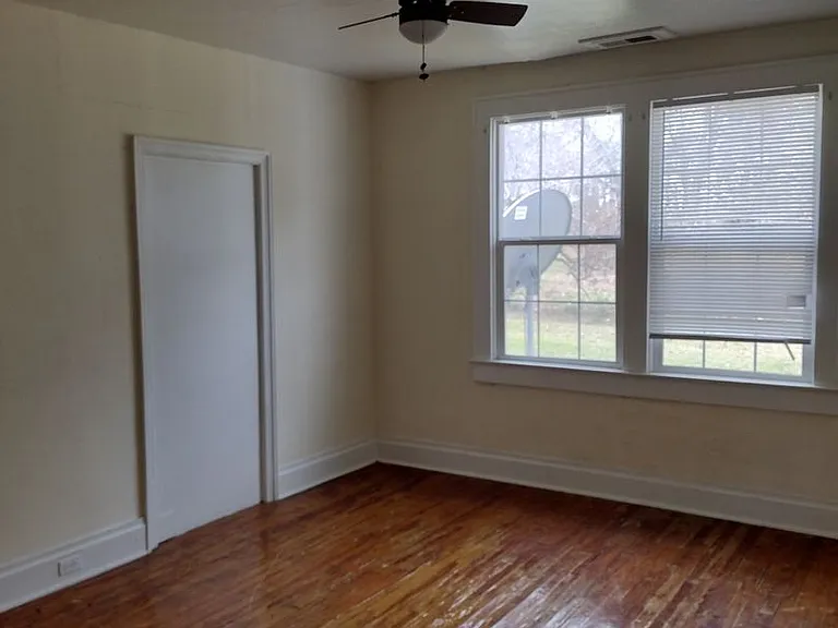180 Pine St — Photo 4