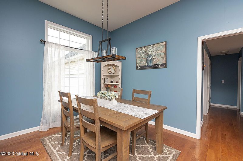 5th image of 53 Dormie Avenue