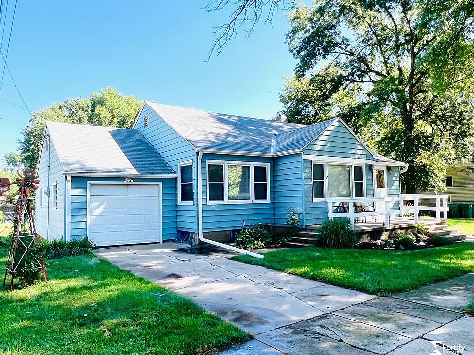 930 J St, Geneva, NE 68361 Zillow
