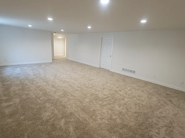 2269 Helle Dr — Photo 19