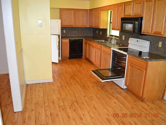 3rd image of 1994 Golden Glow Ln