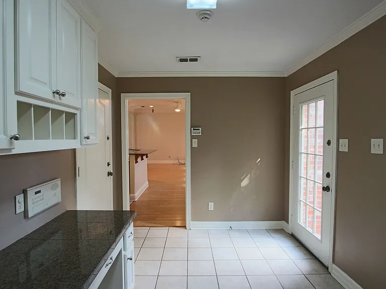 1202 River Bend Dr — Photo 29
