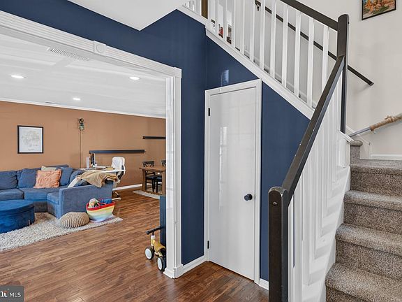 3rd image of 604 Oswego Ct