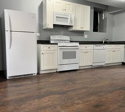 3rd image of 6115 S Langley Ave