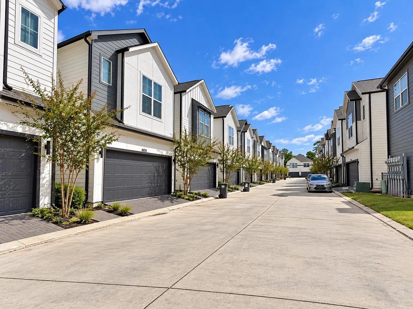 3 bed, 2.5 bath, 1509 sqft, $2,195 — Photo 2