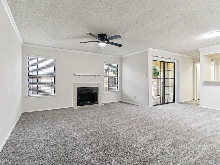 B2 Livingroom from front door