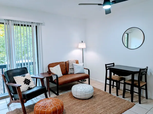 905 E 51st St APT 204, Austin, TX 78751