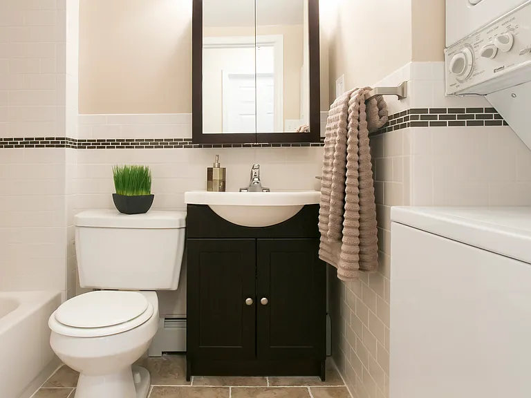 Stratford Apartments — Photo 44
