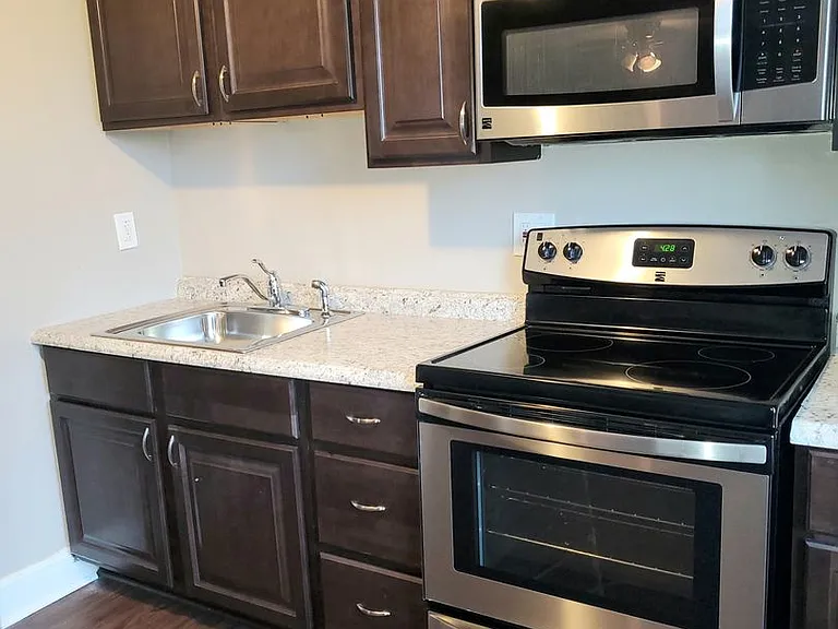 Huntington Apartments — Photo 49