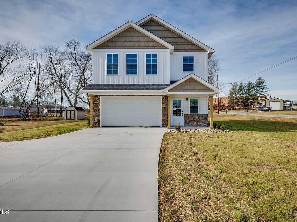 1st image of 300 Robin Hood Ln