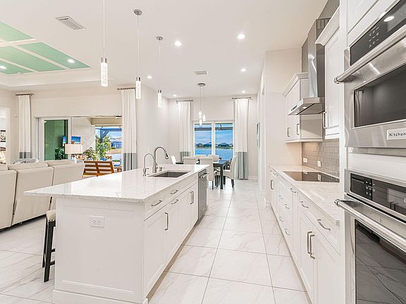 5th image of 14281 Laguna Springs Ln