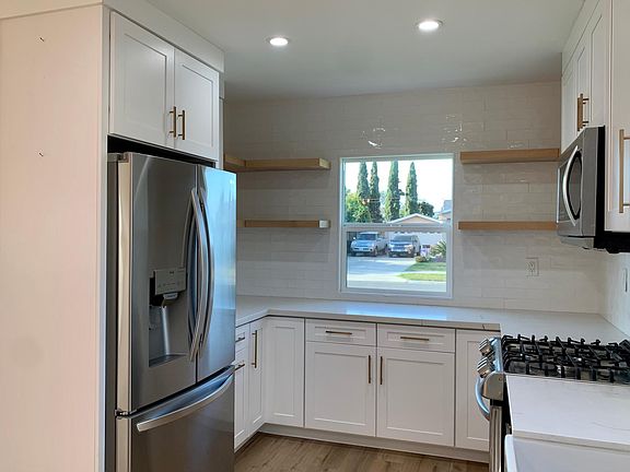2nd image of 3330 W Brady Ave