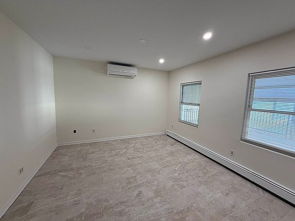 2nd image of 2540 44th St