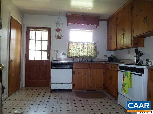1707 Burnley Ave — Photo 7