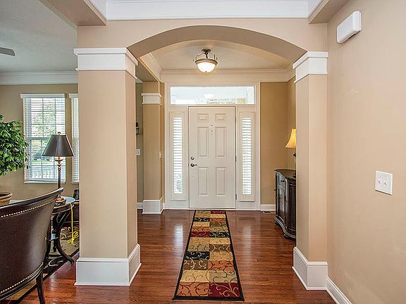 2nd image of 5584 Queens Park Dr