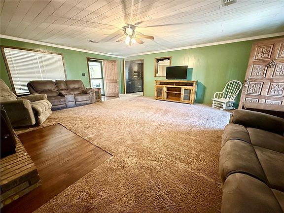 5th image of 198 Connie Ln