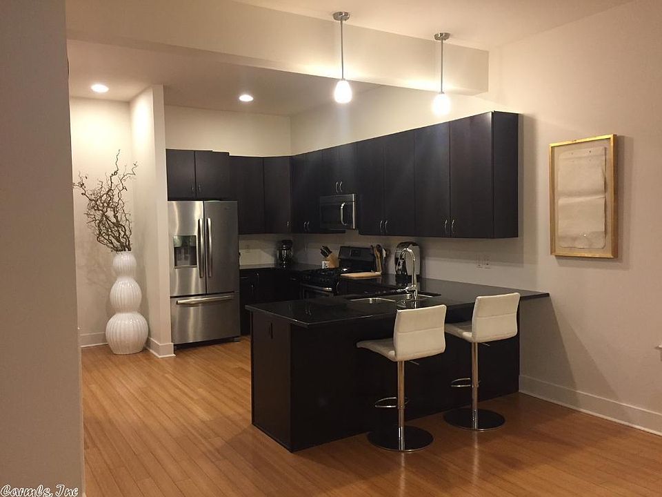 2nd image of 105 Vertical Loft Dr