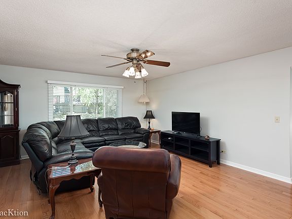 4th image of 6110 Green Dr