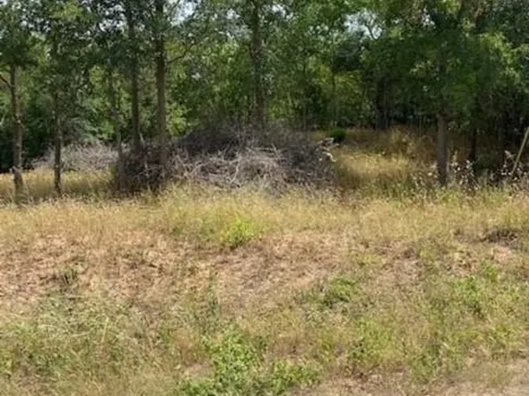 108 W Kikipua Ln, Bastrop, TX 78602