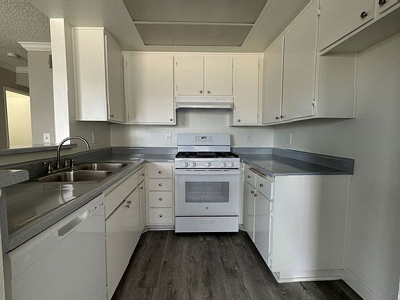 5th image of 14415 Vose St APT 203