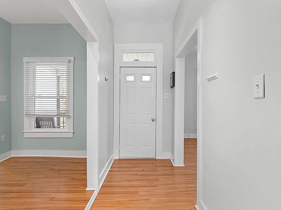 3rd image of 501 Simpson St