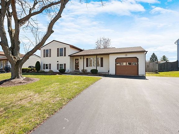2nd image of 5538 Piazza Ln