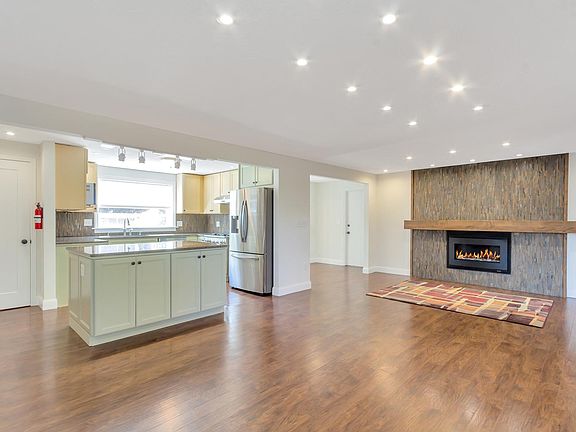 2nd image of 7826 S Dolphin Cir