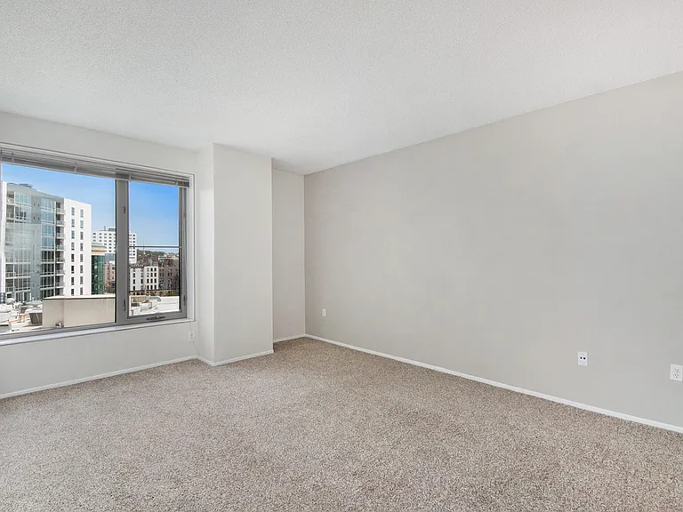 201 W Fulton St — Photo 11