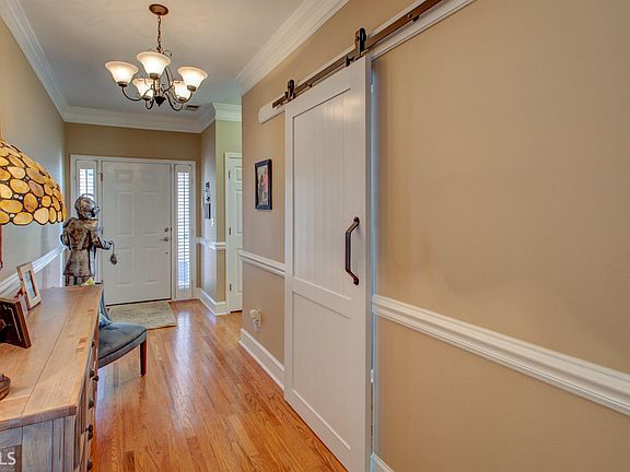 3rd image of 1223 Pinehurst Dr
