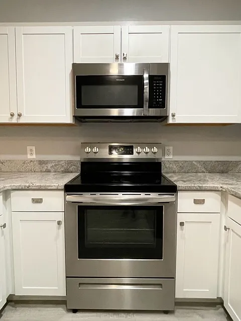 3 bed, $1,925 — Photo 2