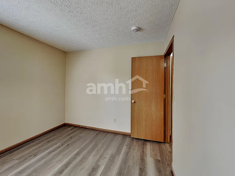 4930 Kingpin Dr — Photo 13