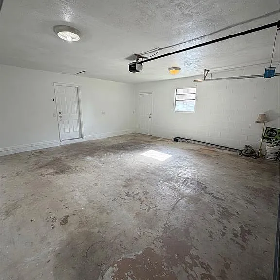 6933 Rembrandt Dr — Photo 32