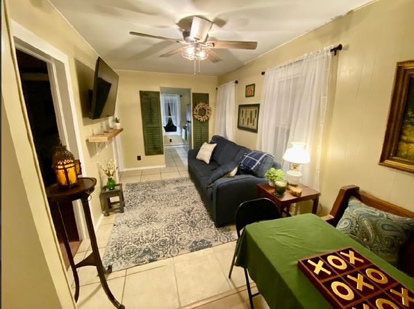 4 Guiliano Dr