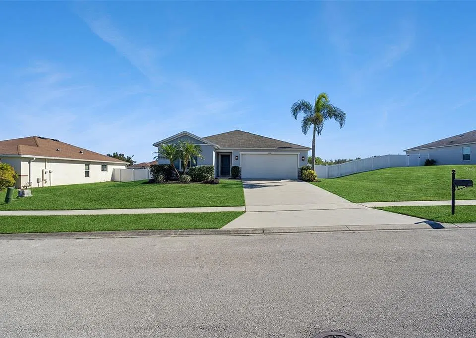 2256 Gladiolus Ln