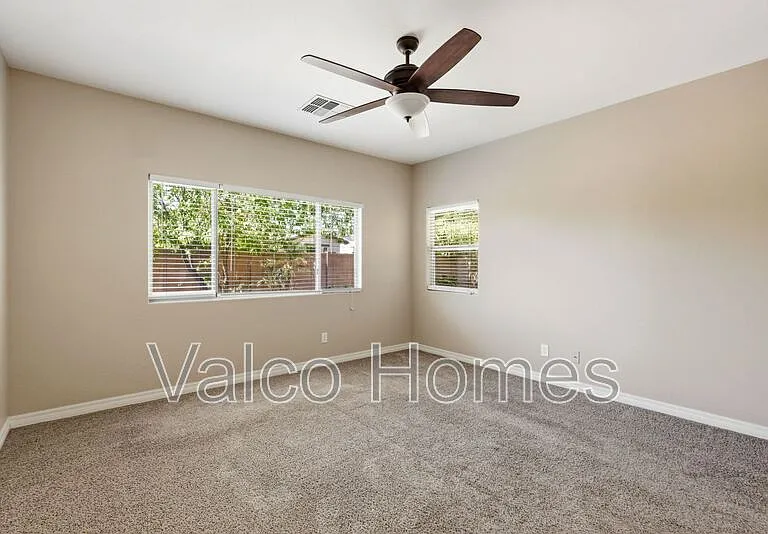 2717 E Ficus Way — Photo 27