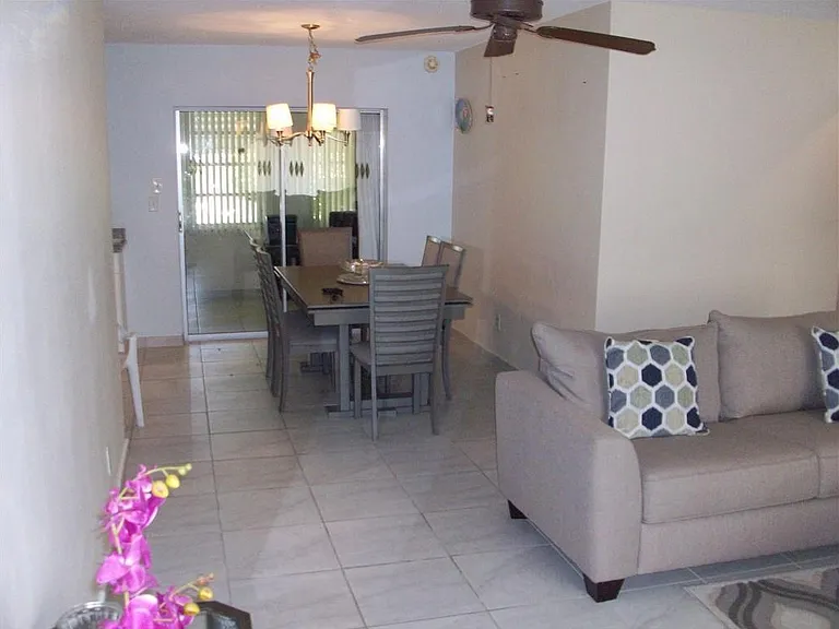5039 NW 42nd St — Photo 16