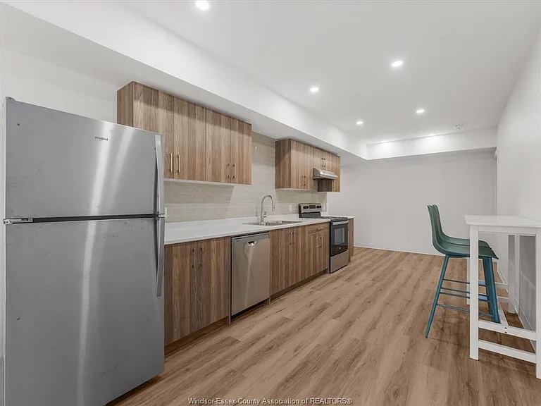 185 Randolph Pl — Photo 29