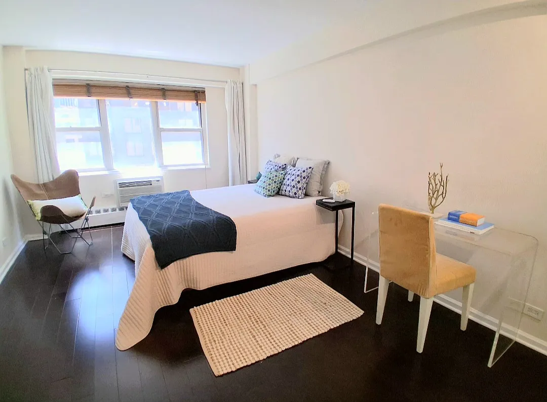 153 East 57th Street — Photo 3