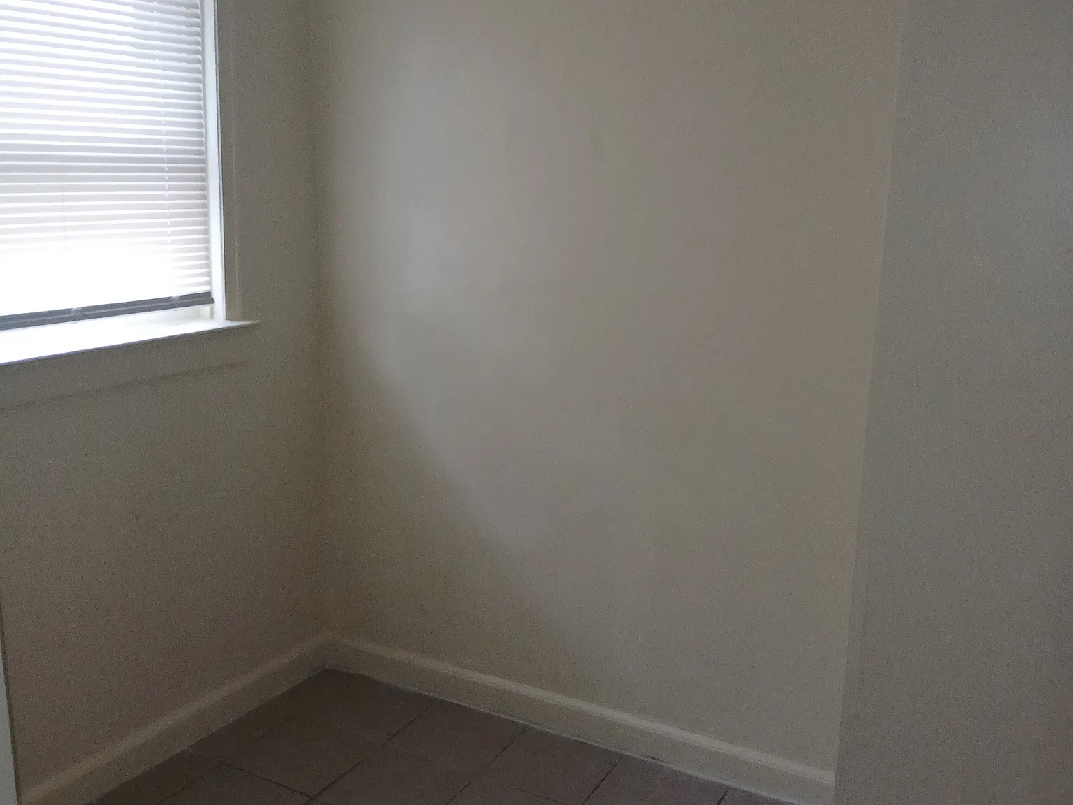 2 bed, 1096 sqft, $1,650 — Photo 3