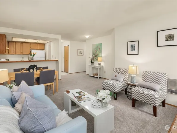 13717 Linden Avenue N #310, Seattle, WA 98133