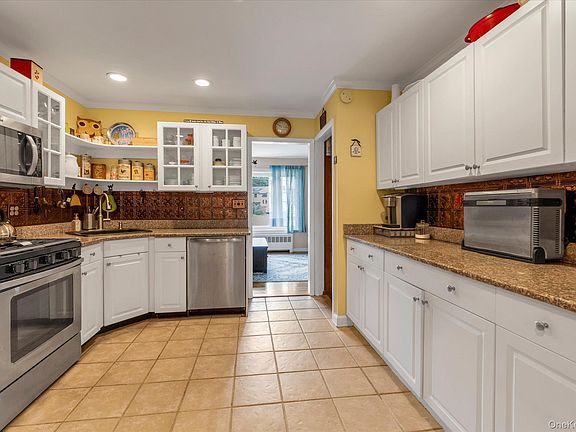 2nd image of 31 Sherwood Drive