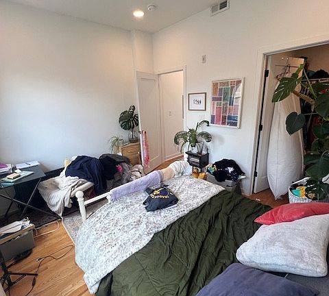 5th image of 1930 W Girard Ave #3R