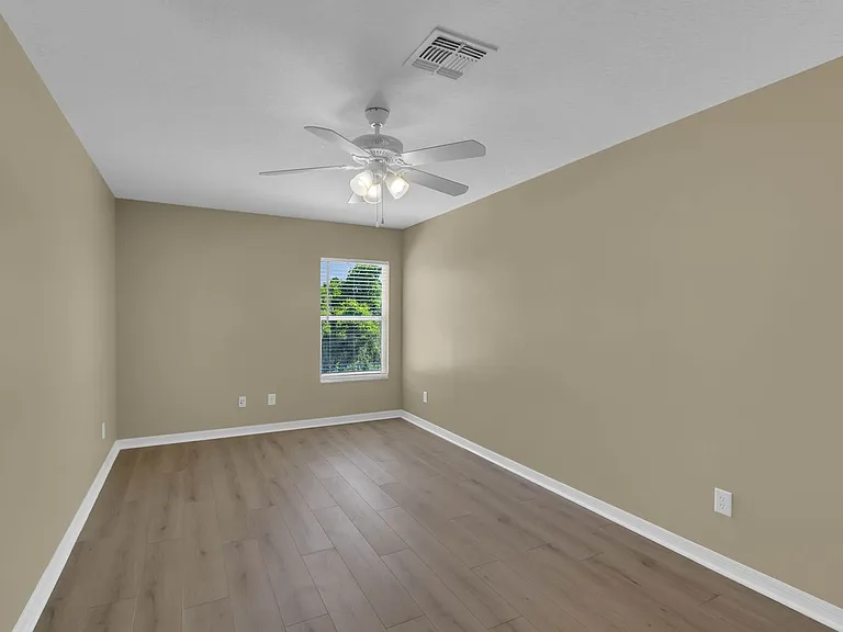 1596 Sherbourne St — Photo 11