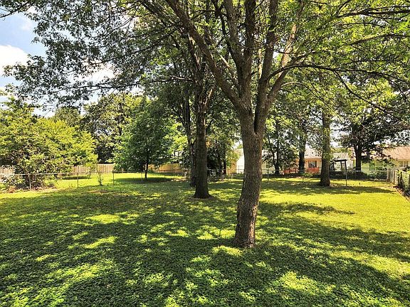 Large Fenced in Back Yard